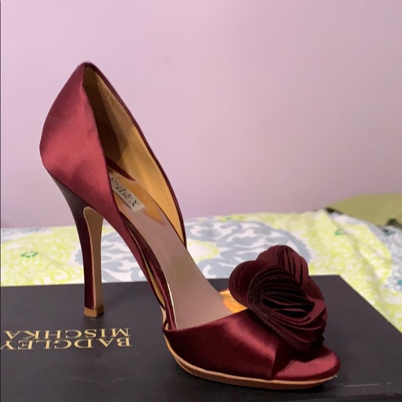 Shoes - Picture 4 of 8